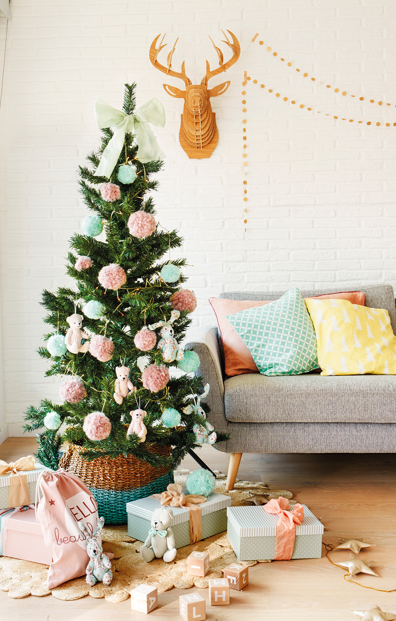 Buzo El cuarto Porque Navidad: adornos y guirnaldas infantiles para decorar el árbol