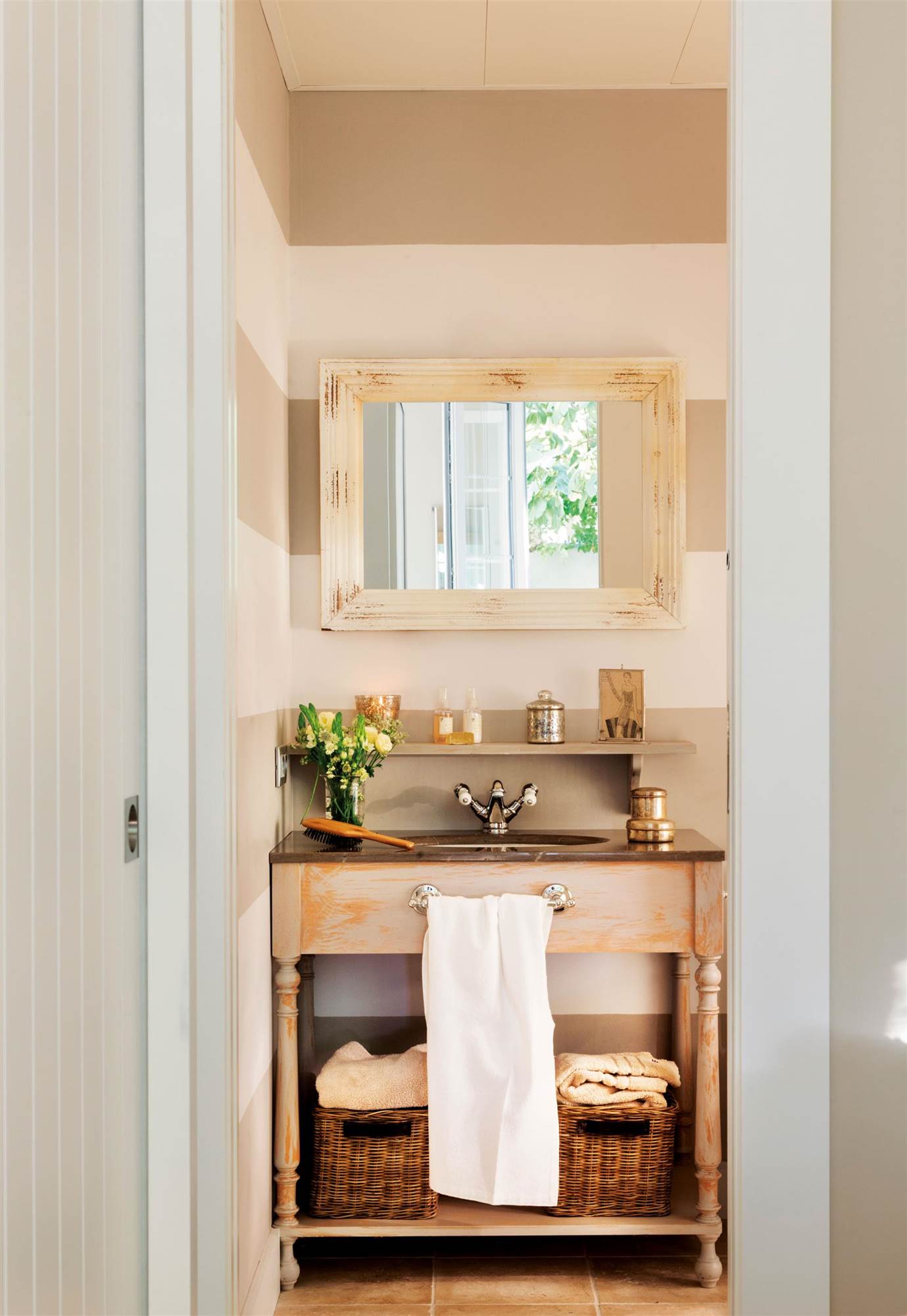 éxtasis angustia Investigación Muebles para baños pequeños: almacenaje con estilo