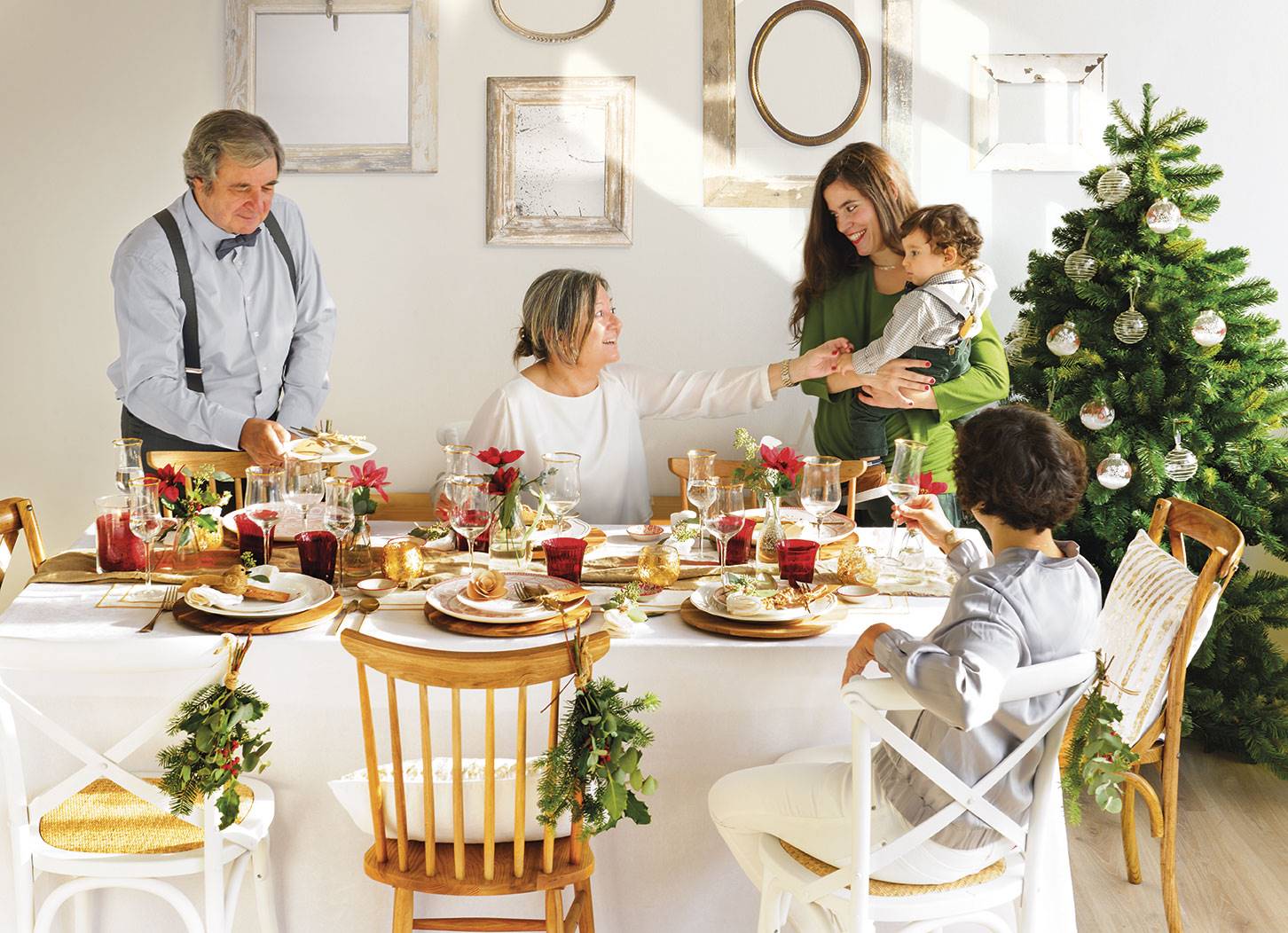 Comedor de Navidad con familia