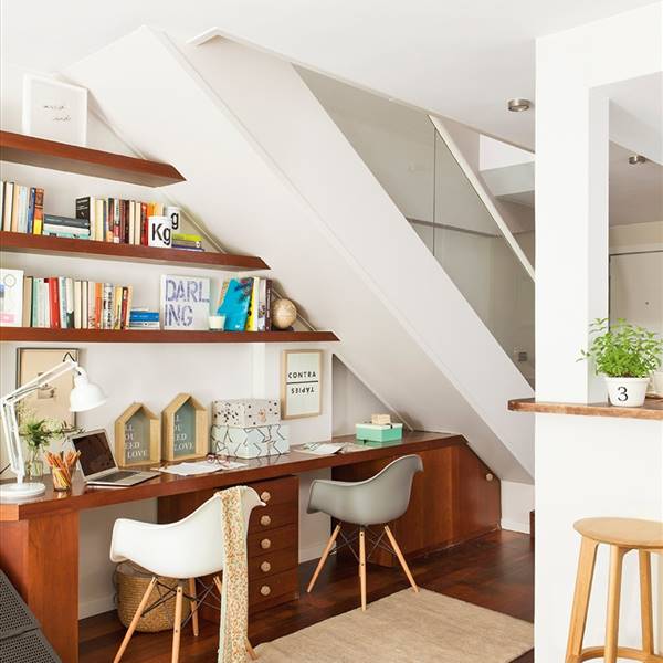 Ideas prácticas para el hueco bajo la escalera: decora y aprovecha el espacio