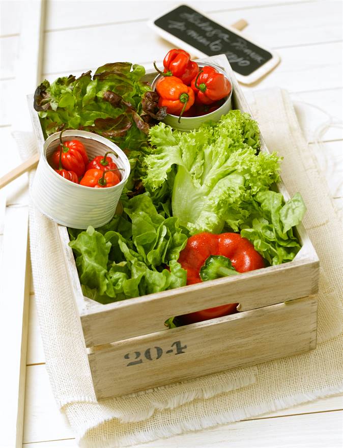 Caja con verduras