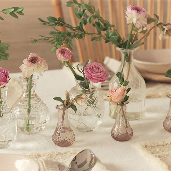 Cómo decorar la mesa con flores