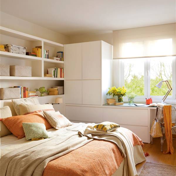 Dormitorio con cabecero, armario, cómoda y mesa a medida en blanco_00404524