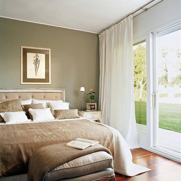 Dormitorio, pared verde