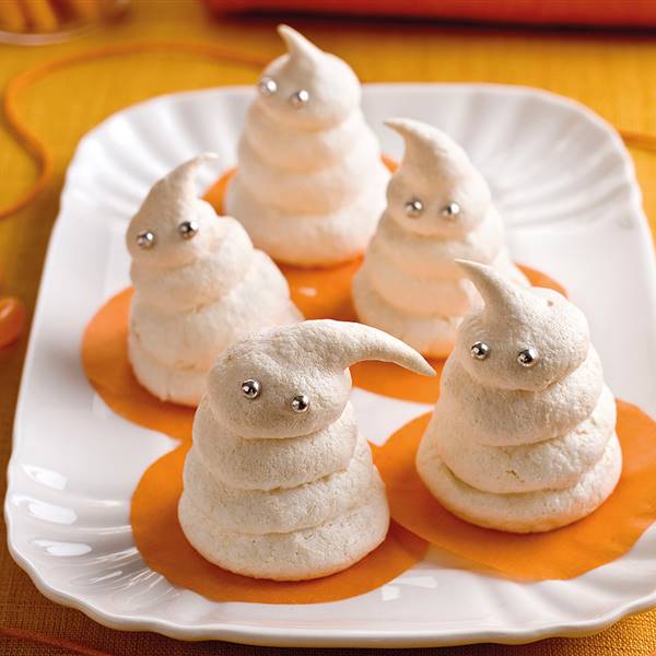 Receta para hacer con los niños este Halloween: mini fantasmas de merengue