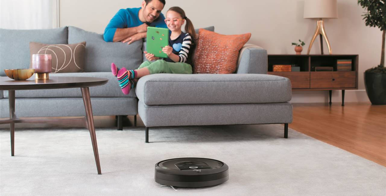 Nuevo-aspirador-Roomba-i7-Lifestyle Living-Room1