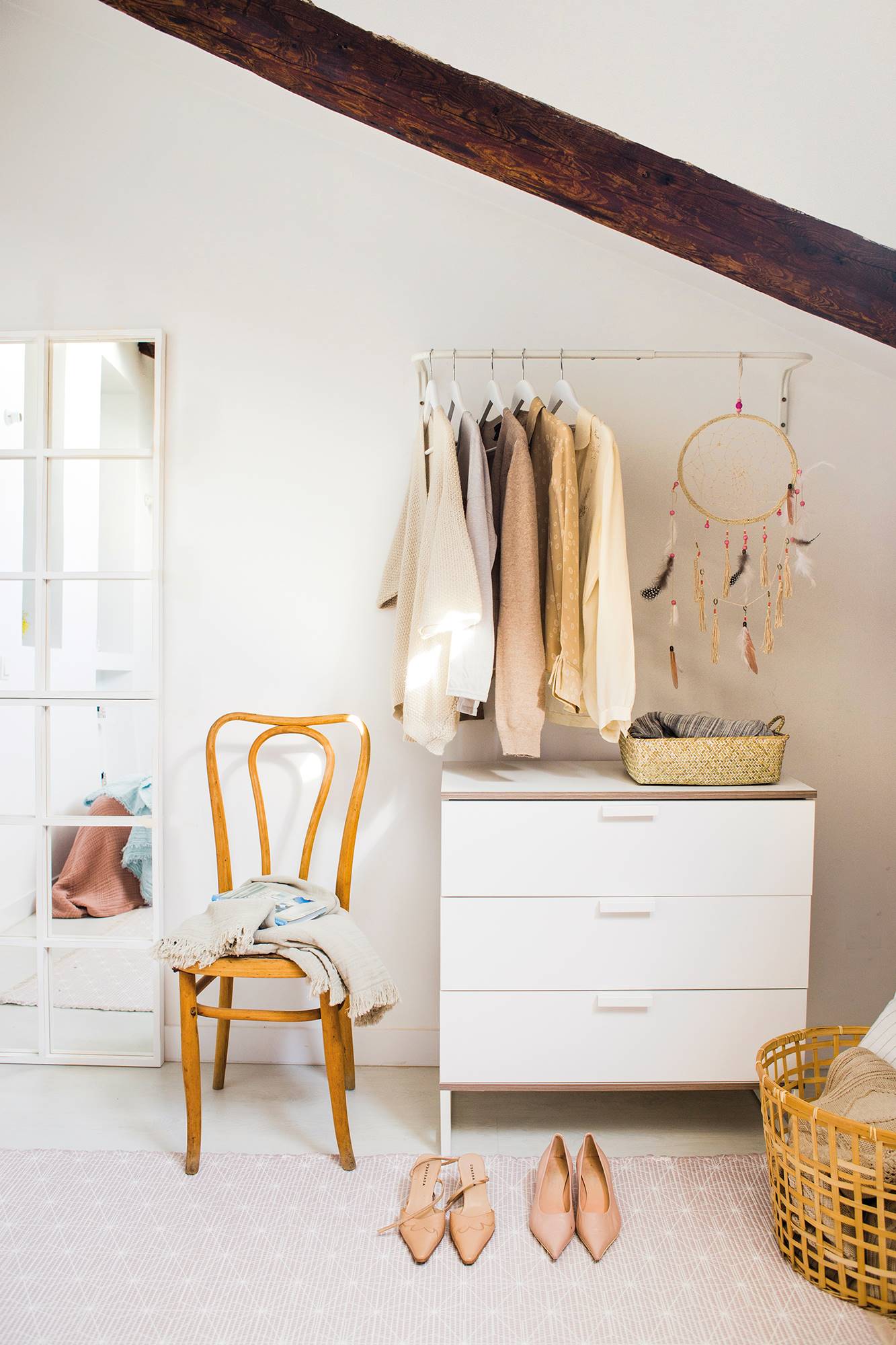 10 ideas de almacenaje para casas pequeñas  Decoración de unas, Almacenaje  de ropa, Closets modernos