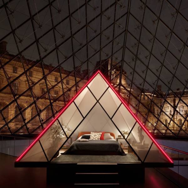 Sorteo noche airbnb museo louvre paris piramide