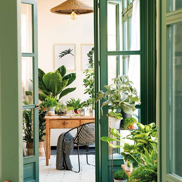 Un rincón de color verde: este escritorio es como un jardín