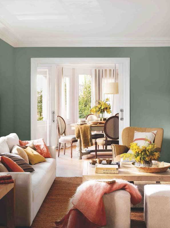 Salón con paredes de color gris verdoso