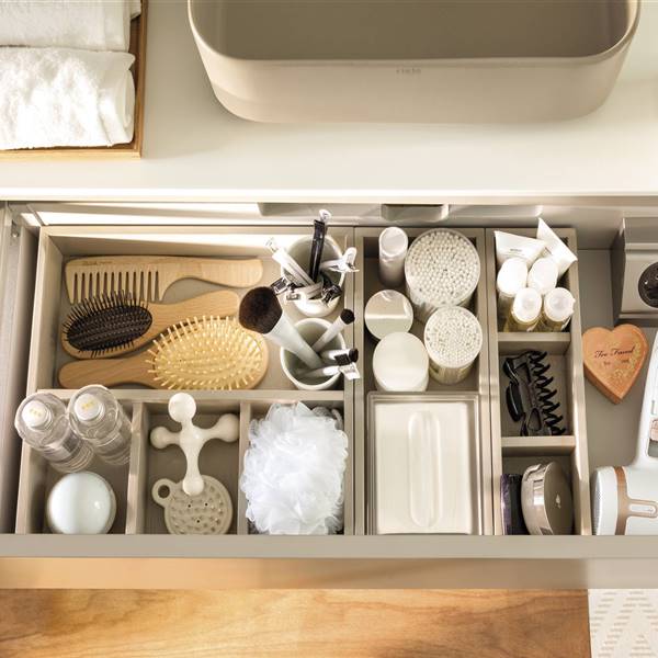 35 cosas que tienes en el baño y de las que deberías deshacerte cuanto antes