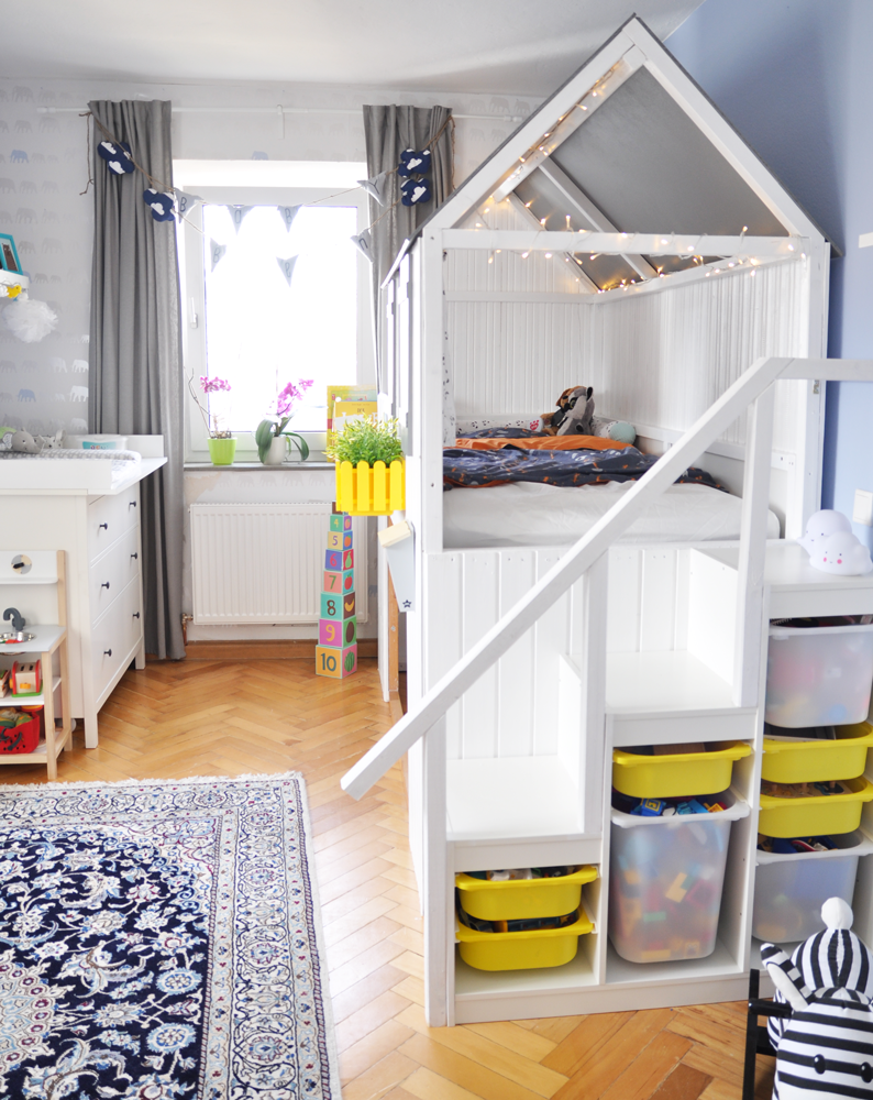 Litera infantil con forma de casita y escaleras con almacenaje, en Pinterest