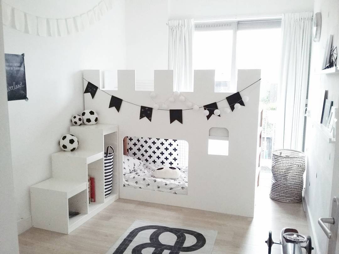 Litera infantil con forma de castillo con escaleras y almacenaje, en Pinterest