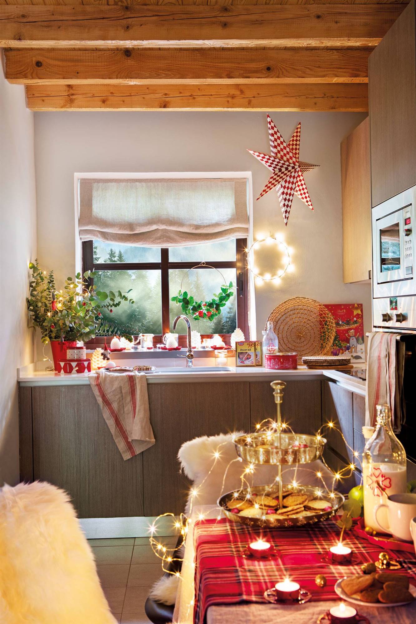 Compartir 60+ imagen como decorar una cocina pequeña en navidad