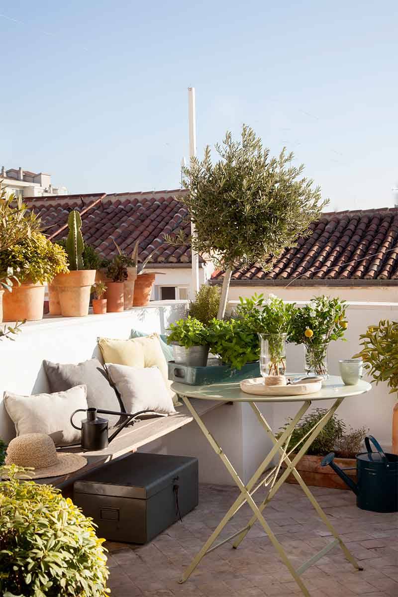 balcon-terraza-pequena-muebles-exterior-a-medida_00500694 O