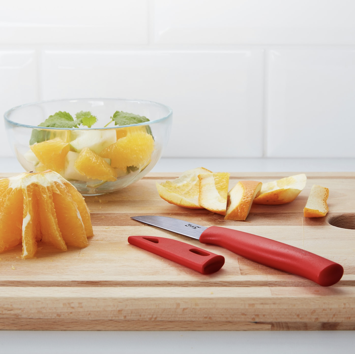 Cuchillo SKALAD con mango y funda en color rojo de IKEA