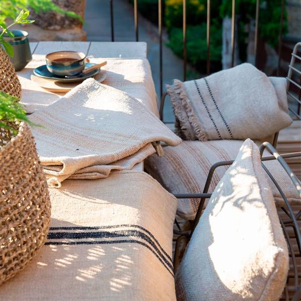Renueva tu terraza y jardín: telas de exterior para este verano
