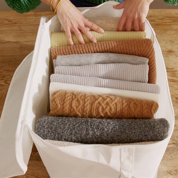Cambio de armario: cómo doblar jerséis y sudaderas