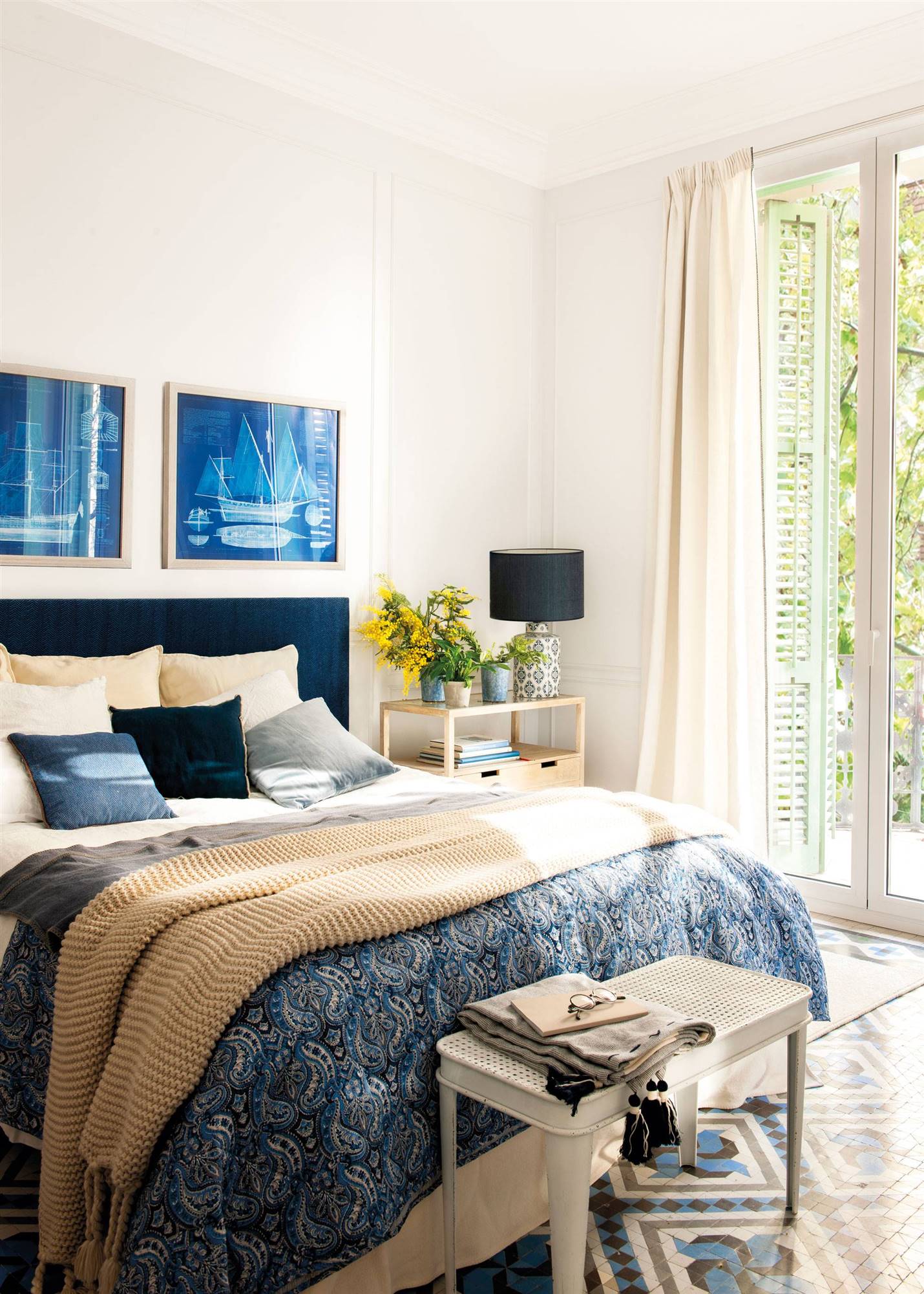 Dormitorio decorado en azul w00521166