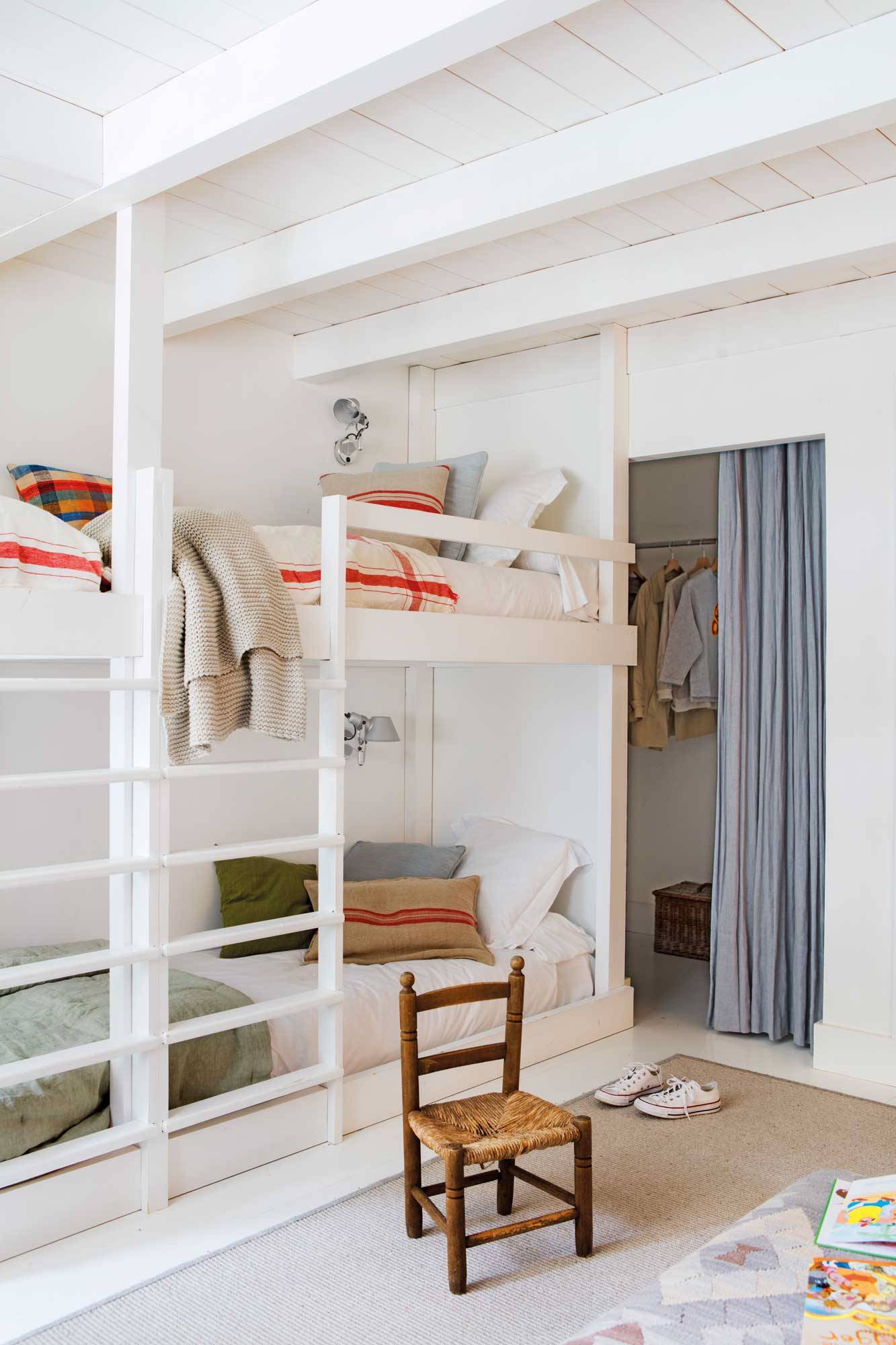 Dormitorio juvenil con literas blancas 00508530