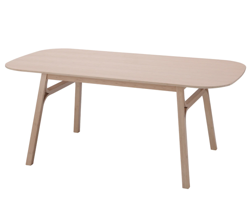 mesa VOXLÖV ikea. Una mesa de comedor de bambú