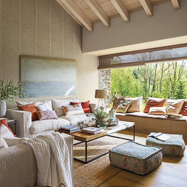 La casa que te abraza: está en el Pirineo y tiene madera, lana y mil texturas