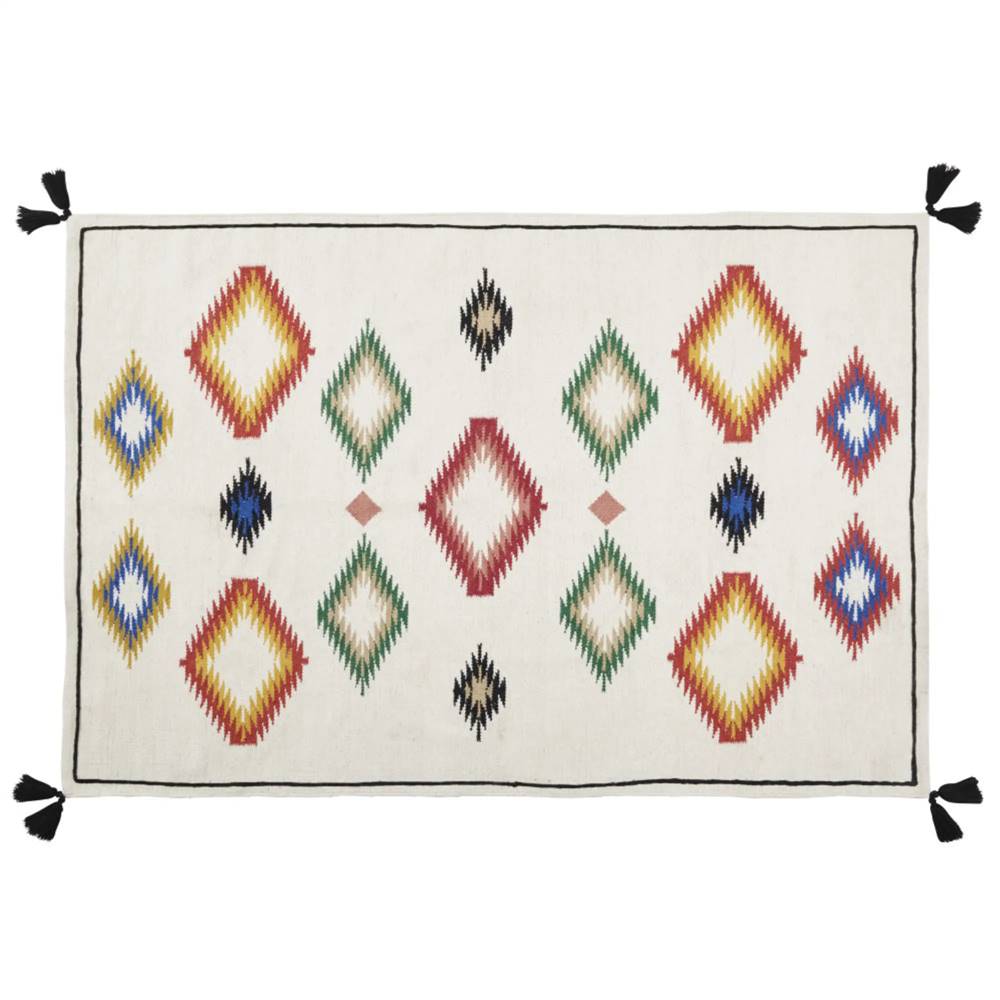 alfombra-de-lana-color-crudo-con-motivos-graficos-multicolores-y-pompones-mdm