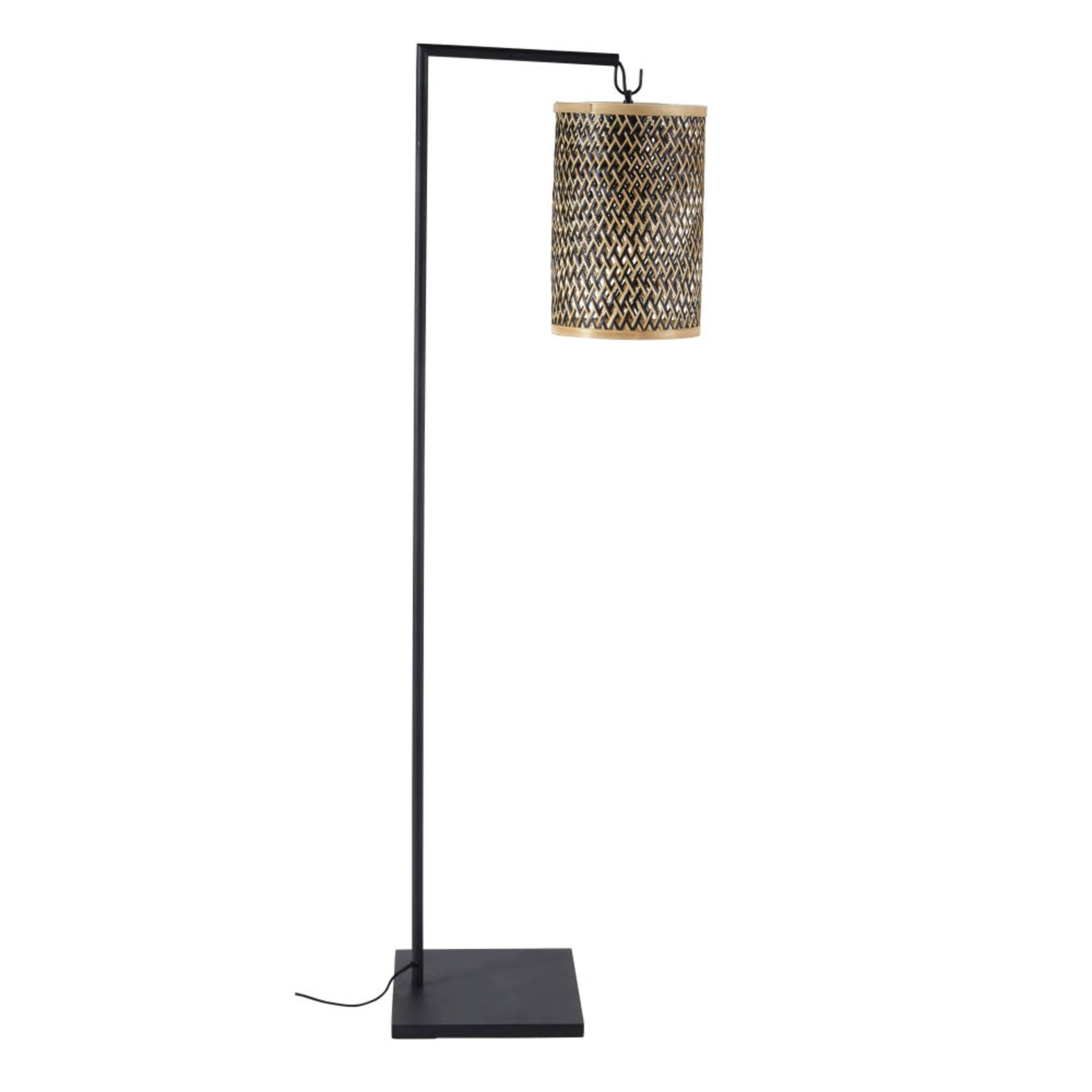 Lámpara de pie de metal negro con pantalla de fibra vegetal de Maisons du Monde