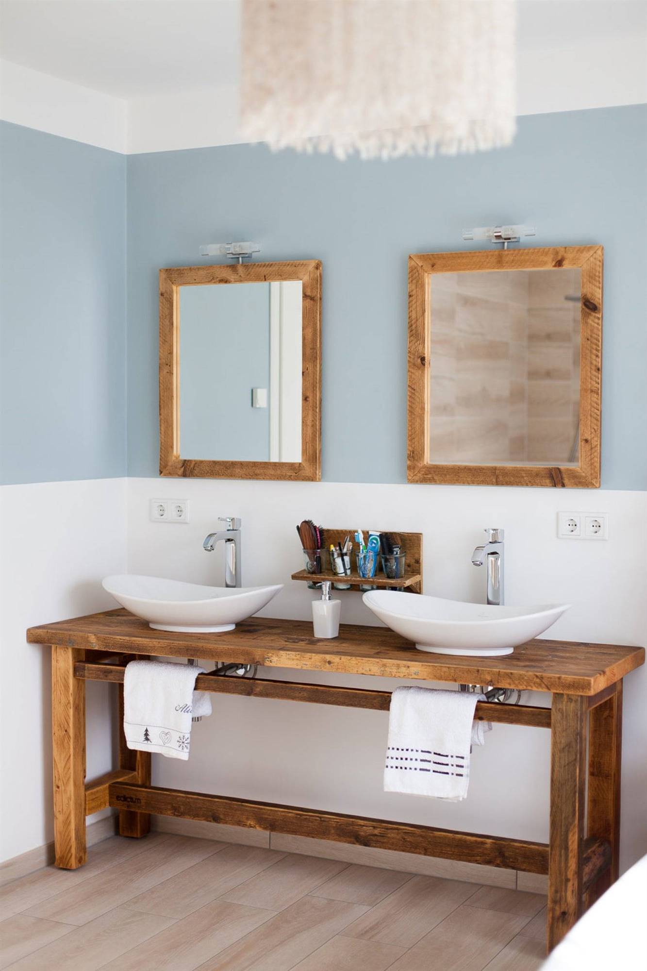 Mueble de lavabo y dos espejos con marco de madera de Etsy