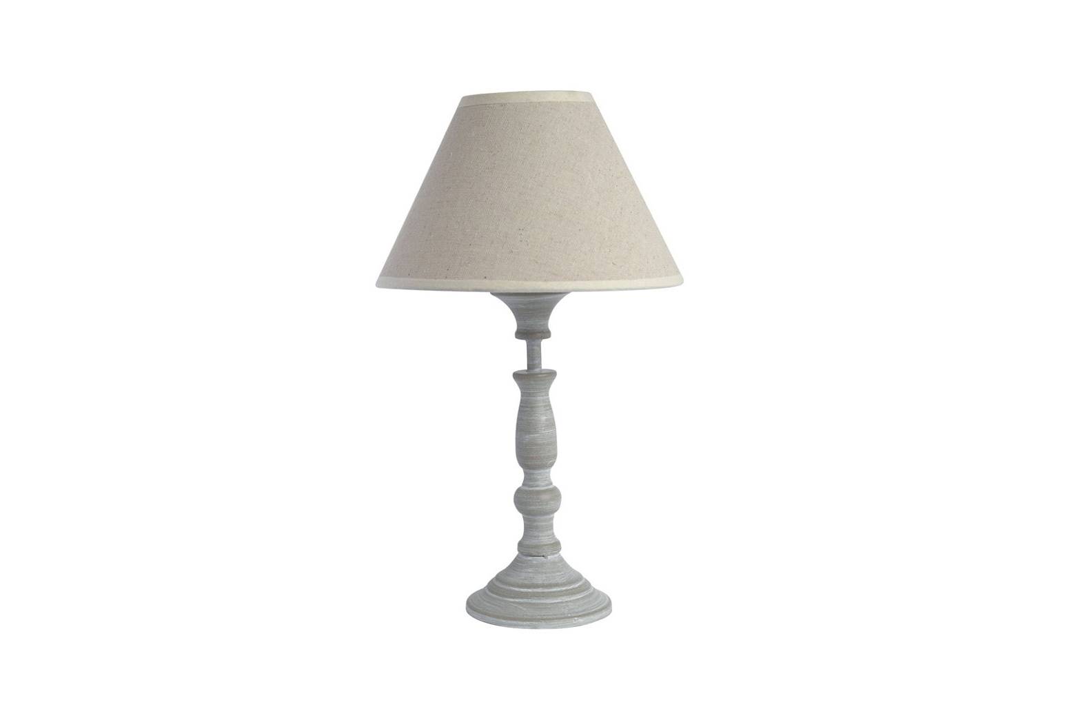 Lámpara de mesa de estilo provenzal con efecto decapado de Leroy Merlin