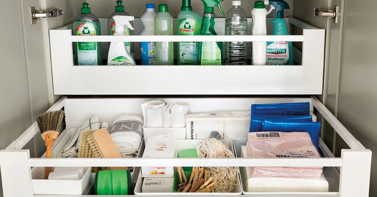 Estos son los productos y utensilios básicos de limpieza que necesitas tener