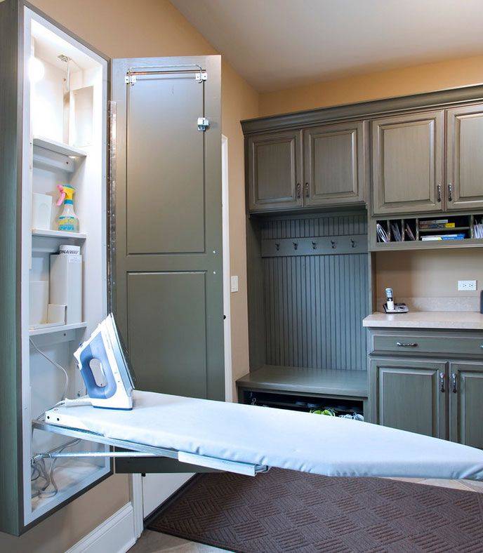 Montado en la pared de tabla de planchar-solución de ahorro de espacio en su ropa o la cocina 