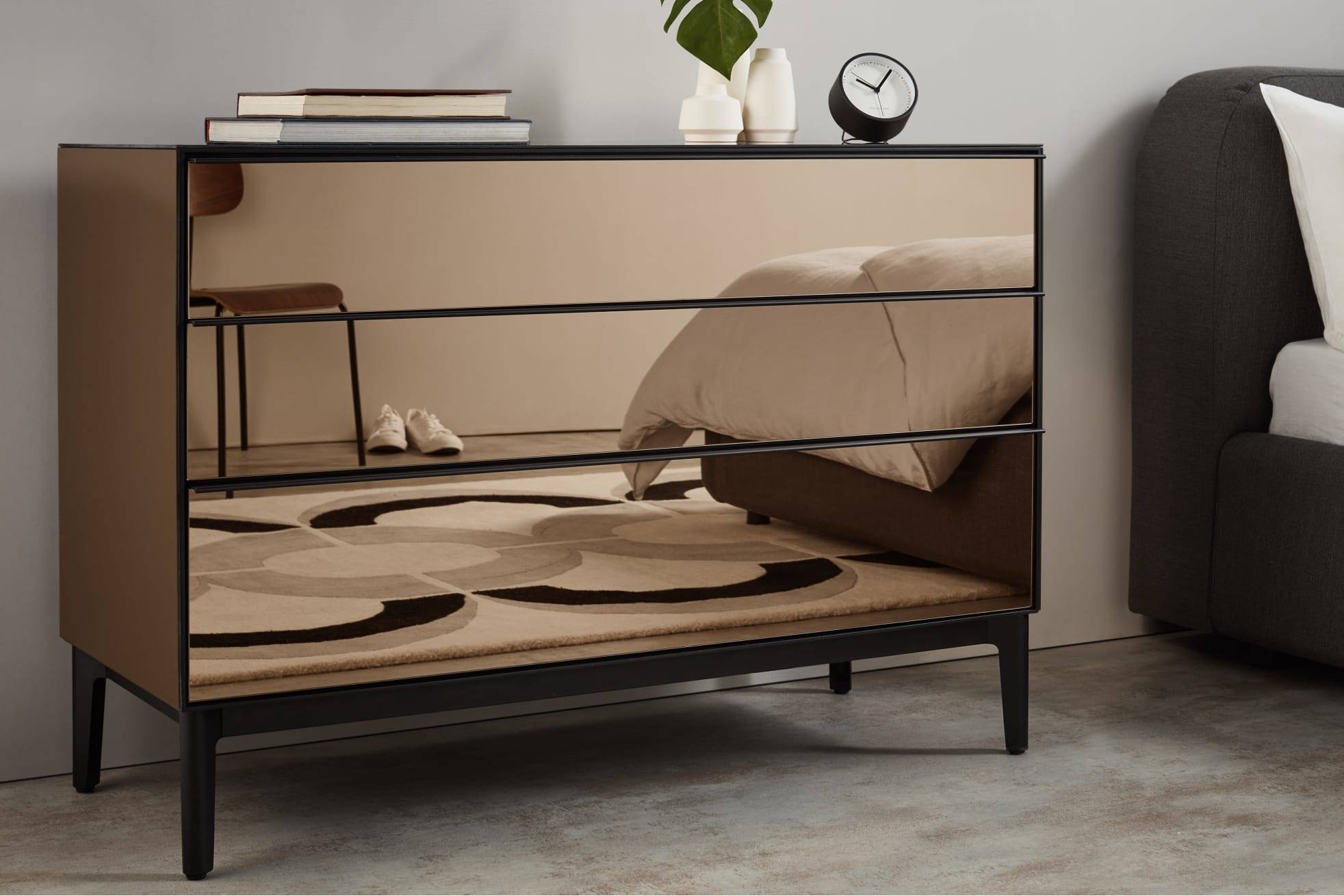Muebles con espejo: 15 diseños versátiles y con mucho estilo