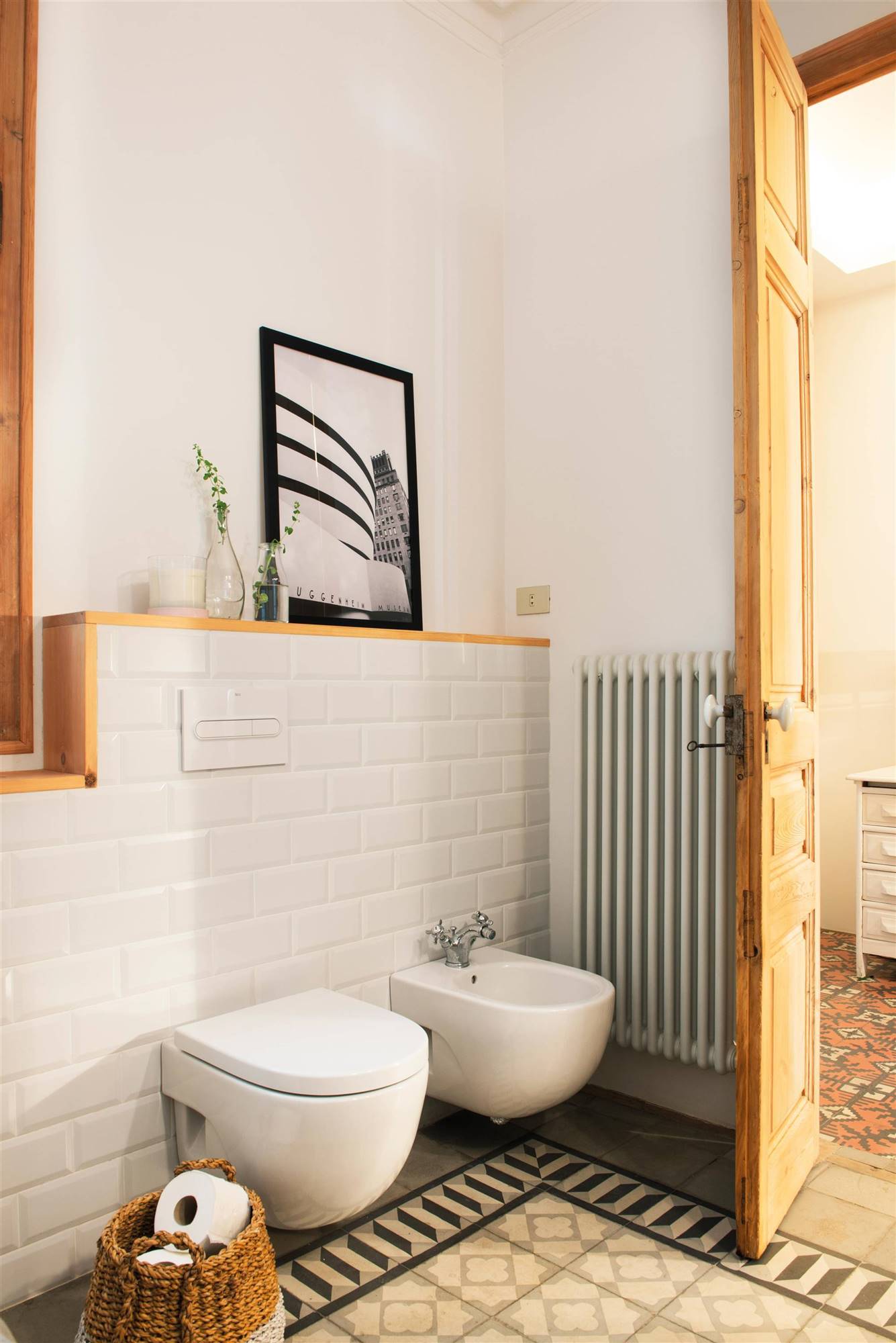 15 cuadros para baños que suben su nivel decorativo