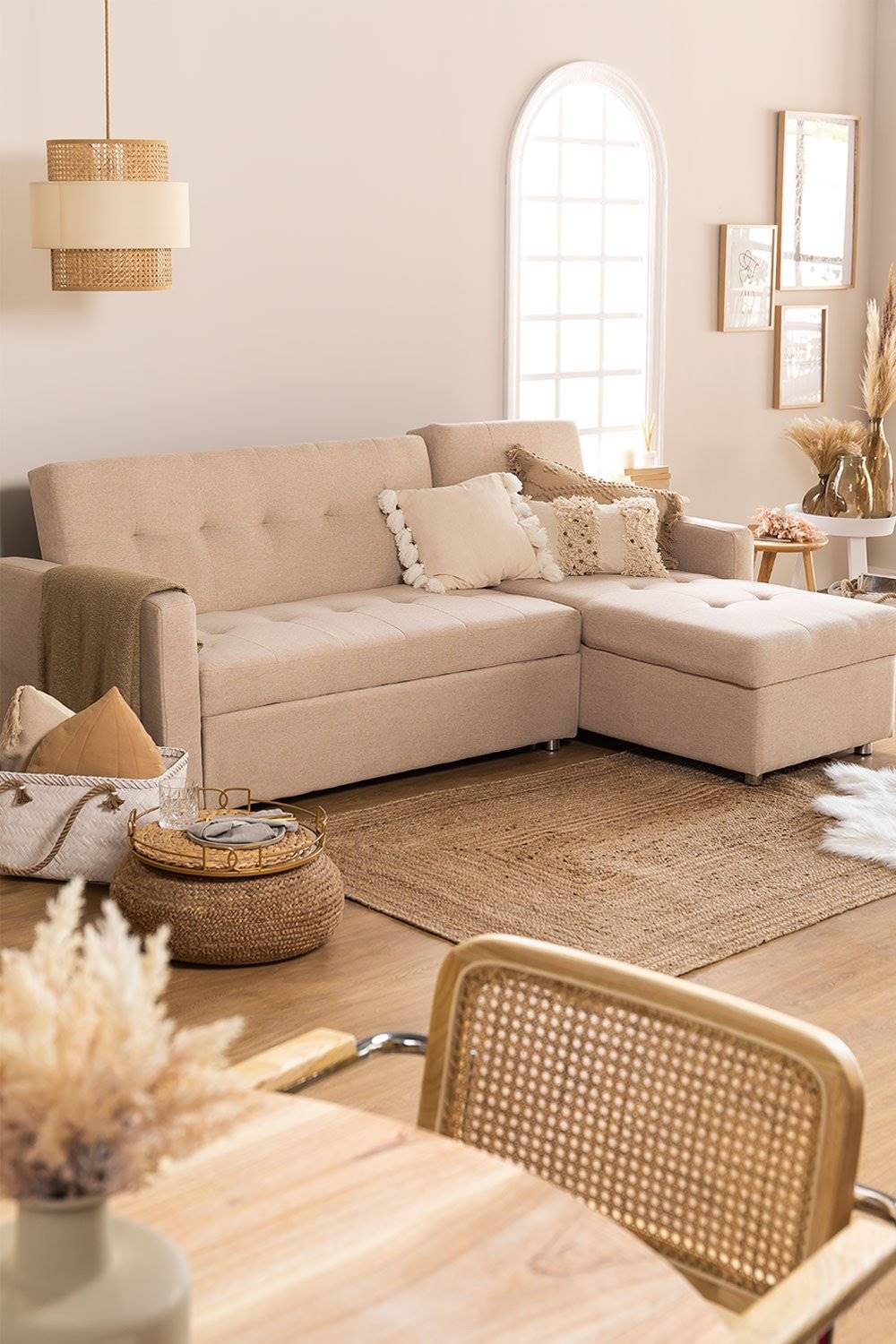 Sofá cama con chaise longue de tres piezas en color beige crema con tela de lino de Sklum