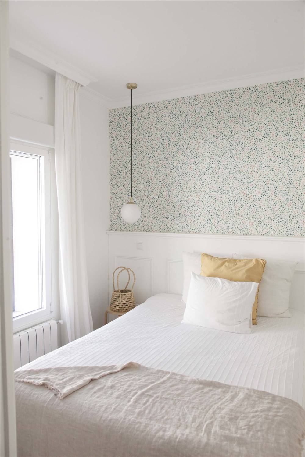 Casa Marta Mahadaonda Madrid dormitorio papel pintado