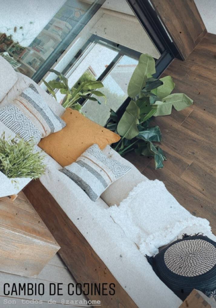 Sofá de la terraza de Ingrid Betancor, foto de Instagram