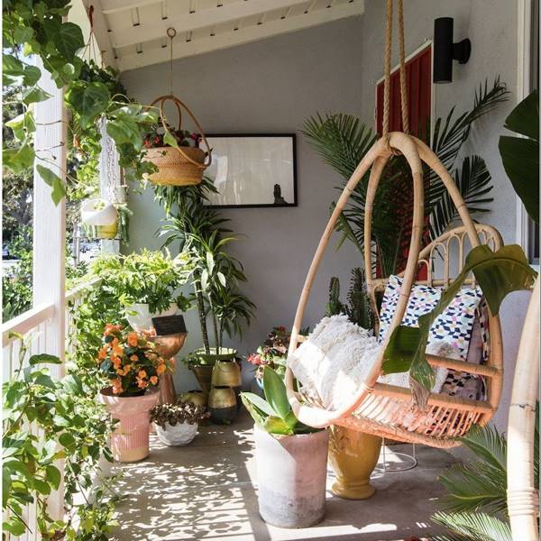 25 (grandes) ideas vistas en Pinterest para decorar un balcón pequeño 