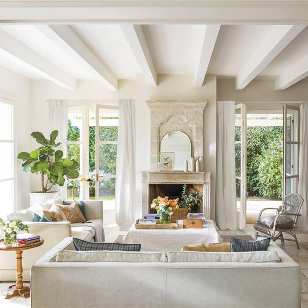 En la Costa Brava: una casa estilo "Los Hamptons" con una cocina impresionante y una decoración que te encantará