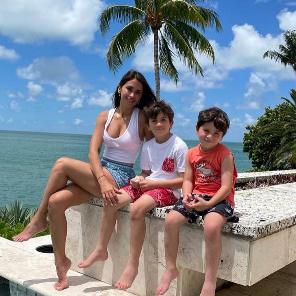 Antonella con dos de sus hijos en Miami