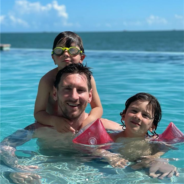 Leo Messi con sus hijos