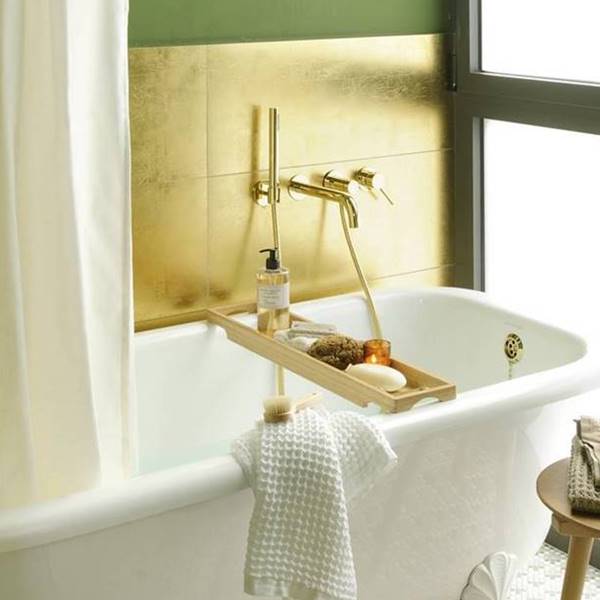 La fórmula más eficaz (y barata) para eliminar las manchas de moho en cortinas del baño