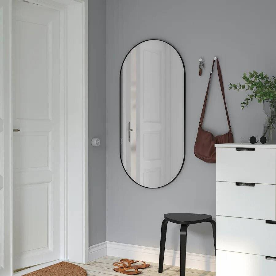 Espejo y taburete de IKEA