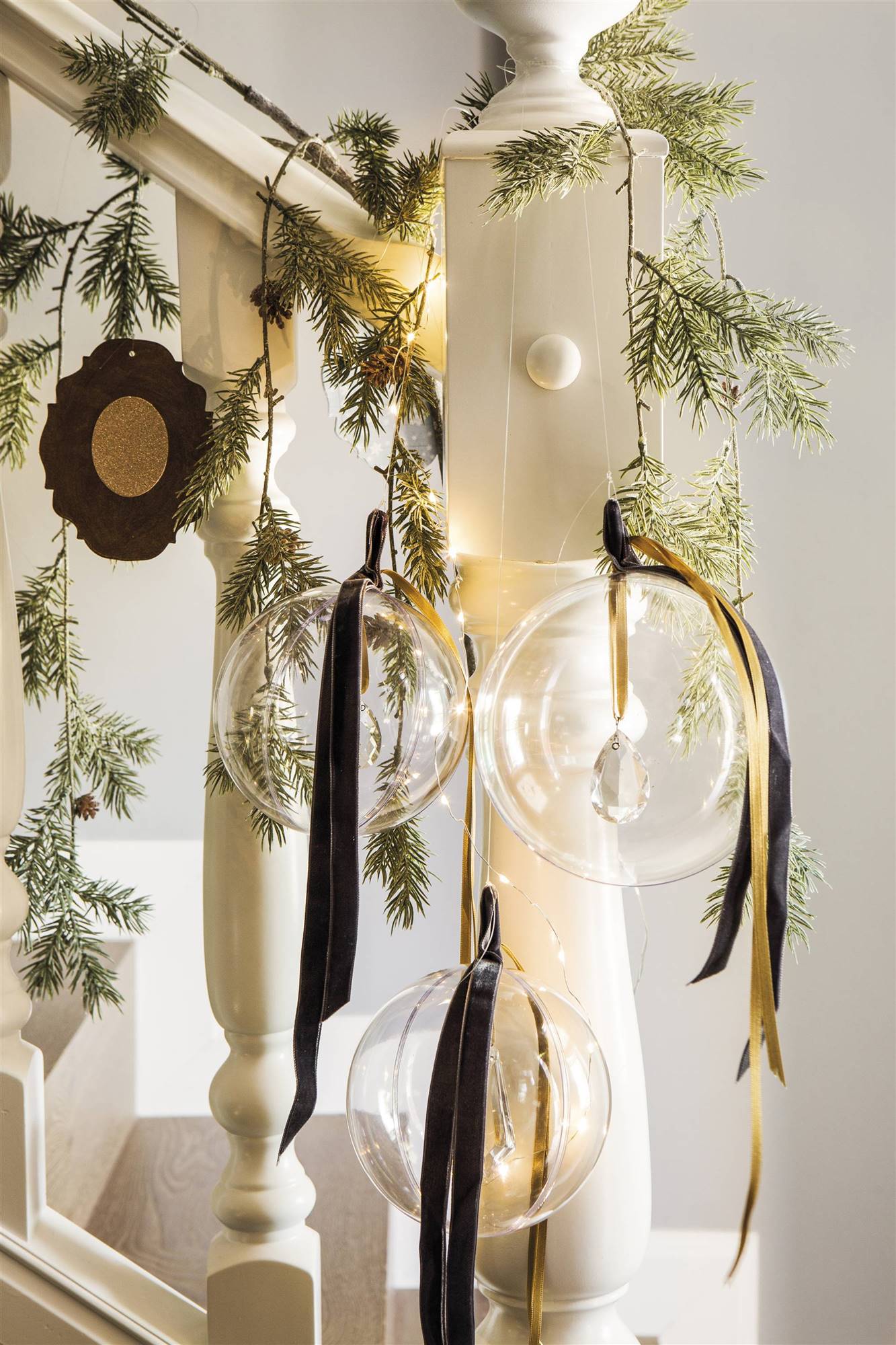 Manualidades y otras ideas con bolas de Navidad para decorar tu casa