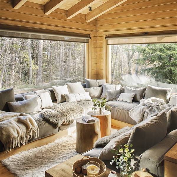 Todo el mundo se fija en esta casita de madera en medio del bosque: cálida, acogedora como el refugio perfecto