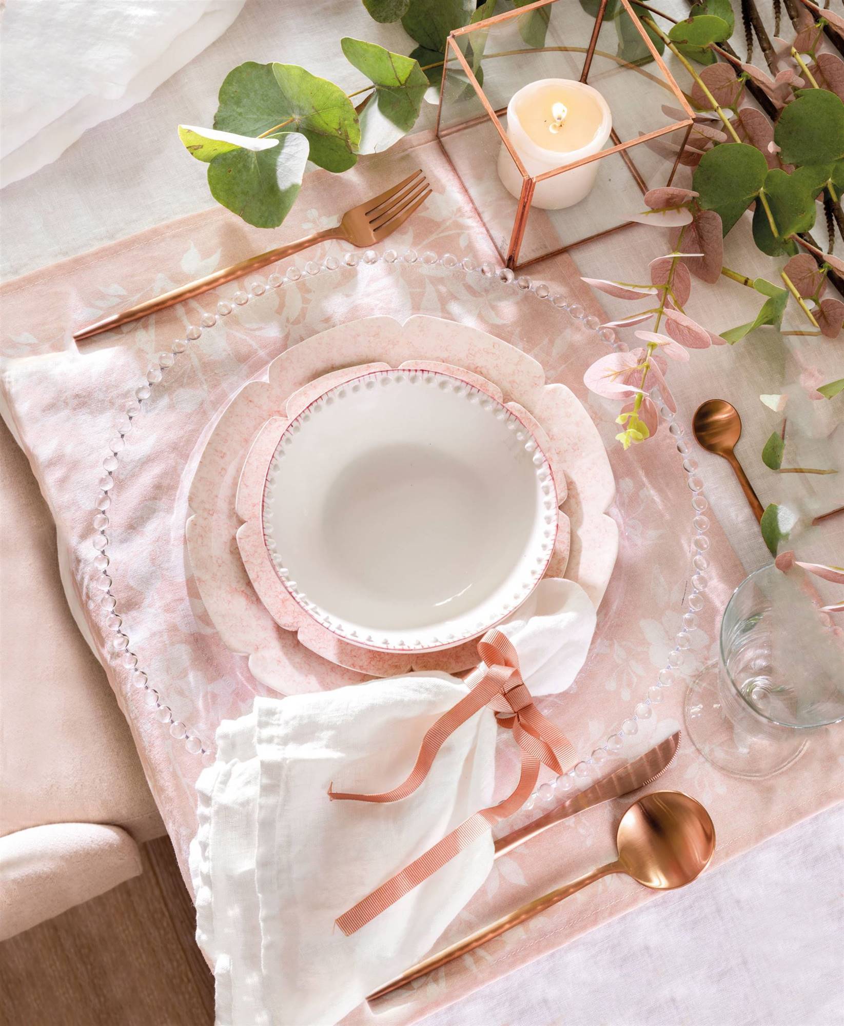 Detalle mesa de Navidad en rosa y blanco w00529238