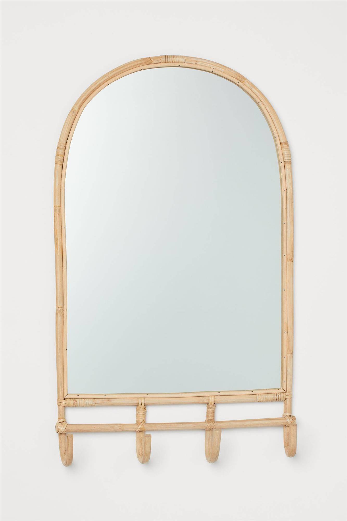 Espejo de ratán con ganchos de H&M Home