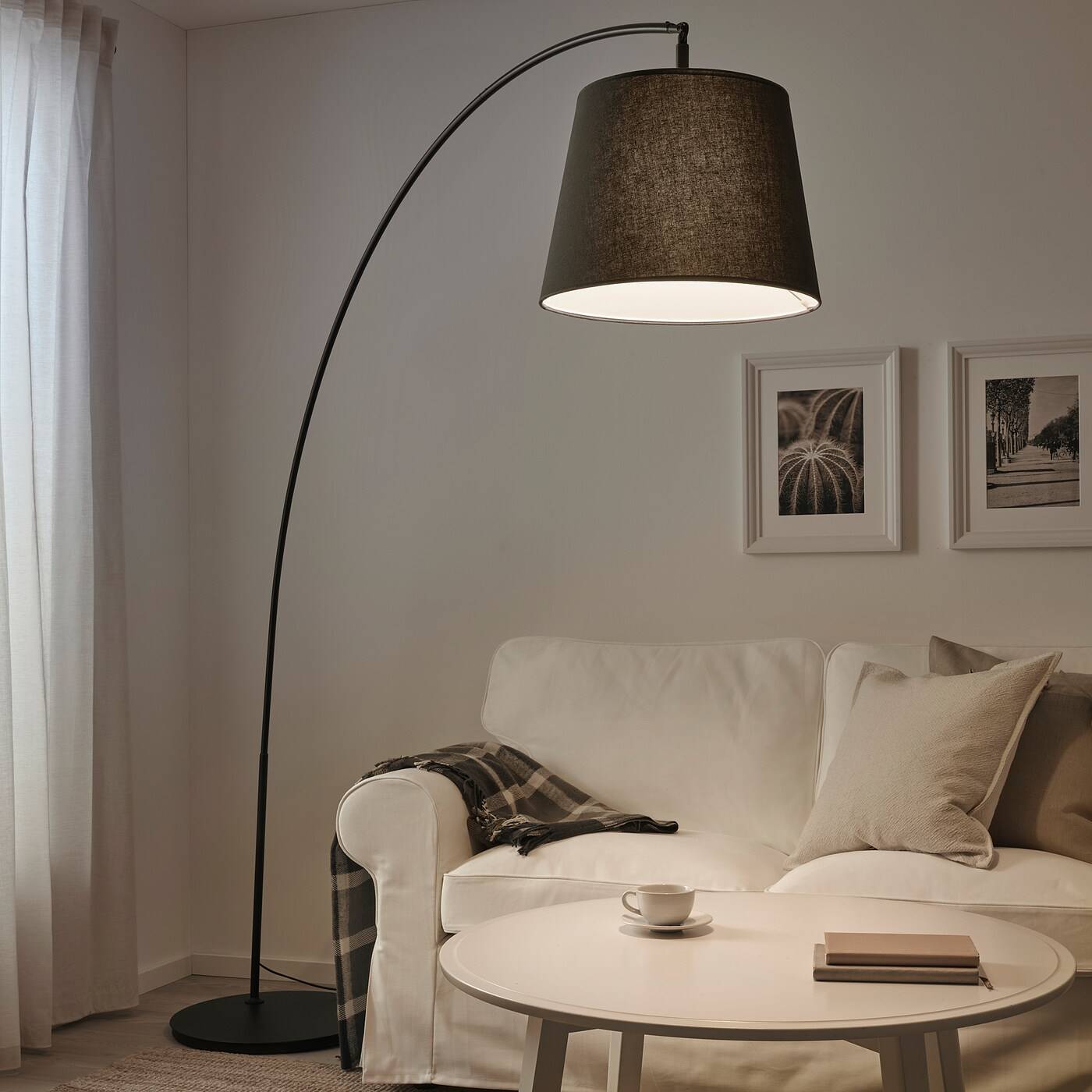 Lámpara de pie SKOTTORP/SKAFTET de IKEA