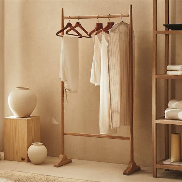 Esta es la colección de Zara Home para organizar el armario que acabará con tus problemas de espacio