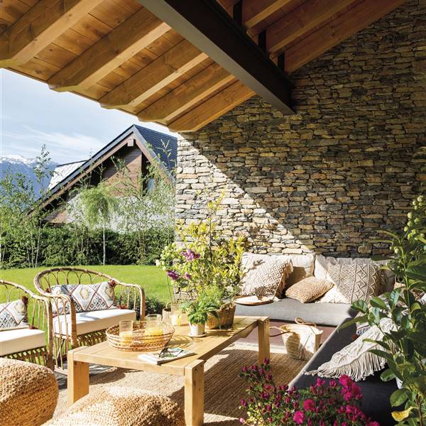 5 casas de montaña para vivir la primavera al aire libre